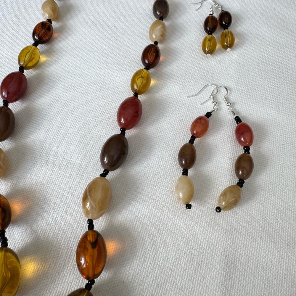 necklace and earrings - Picture 2 of 4